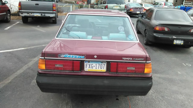 a mechanics dream!! 1986 toyota camry dlx sedan 4-door 2.0l (low mileage!!!)