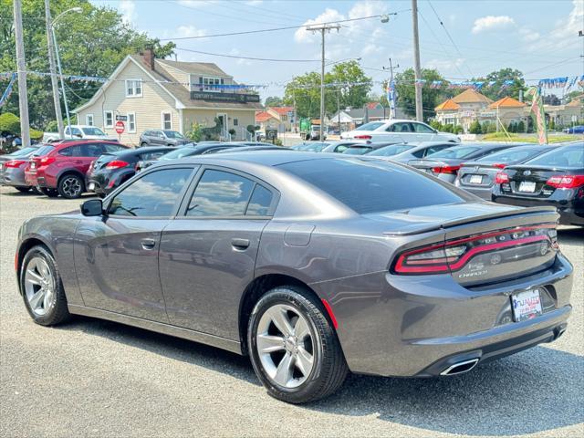 2016 dodge charger se
