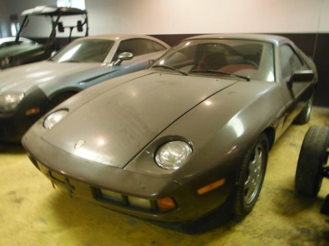 1983 porsche 928s coupe 4.6liter 8cylinder 285cubic inch engine airconditioning