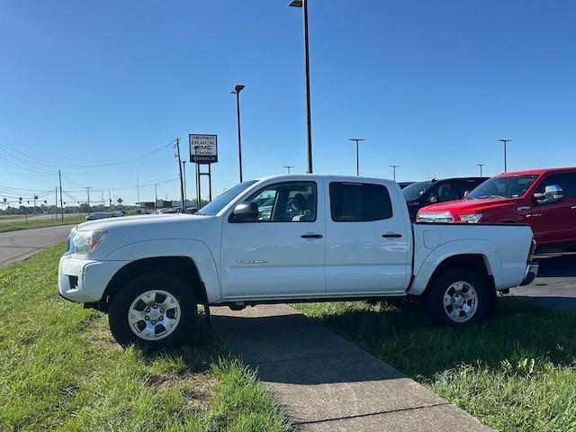 2013 toyota tacoma base