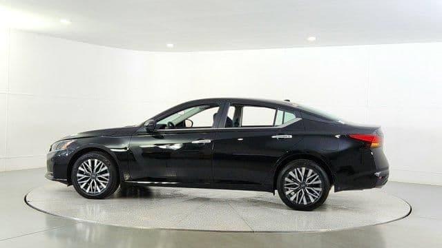 2024 nissan altima 2.5 sv in evansville, indiana