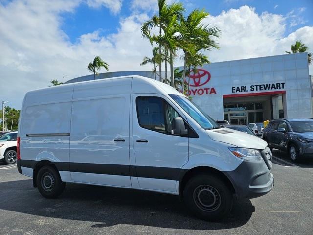 2020 mercedes-benz sprinter 1500 standard roof