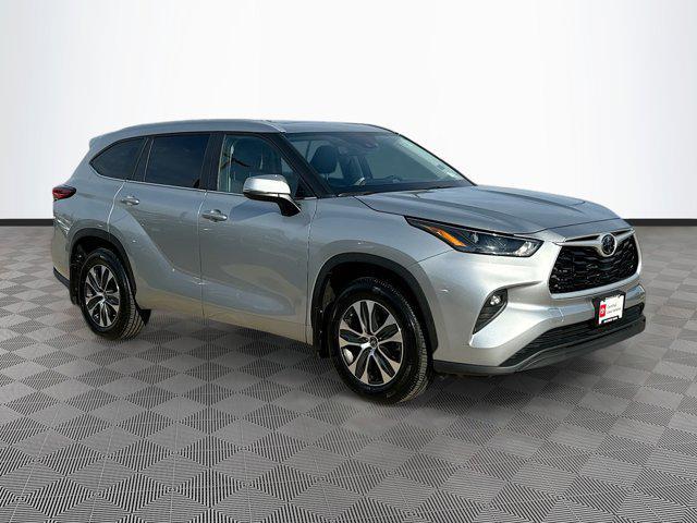 2023 toyota highlander xle