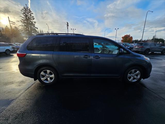 2015 toyota sienna le