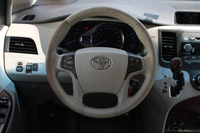 2013 toyota sienna xle