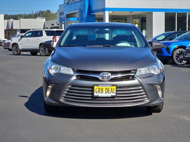 2016 toyota camry le