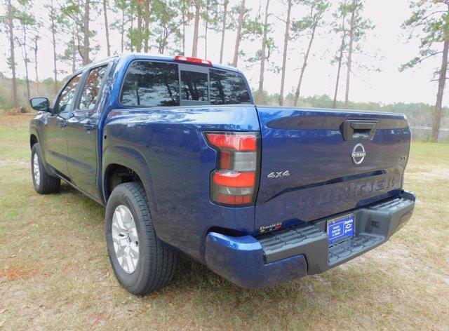 2022 nissan frontier sv