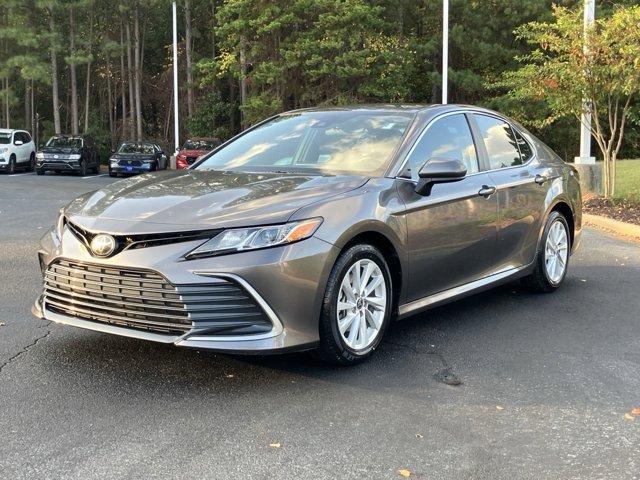 2022 toyota camry le