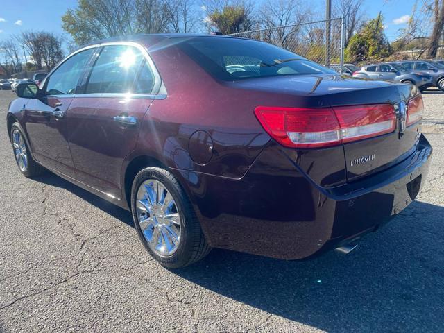 2012 lincoln mkz base
