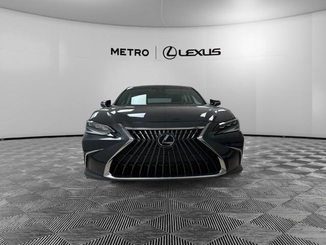 2023 lexus es 300h ultra luxury