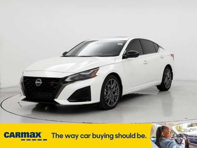 2023 nissan altima sr