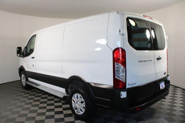 2022 ford transit-250 base