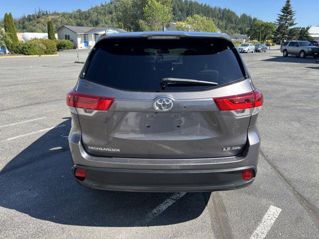 2019 toyota highlander le