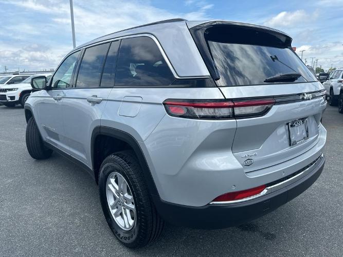 new 2024 jeep grand cherokee laredo 4x4