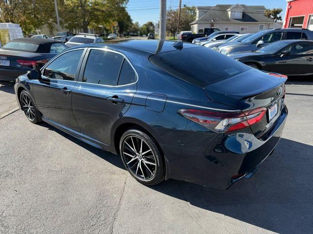 2021 toyota camry se