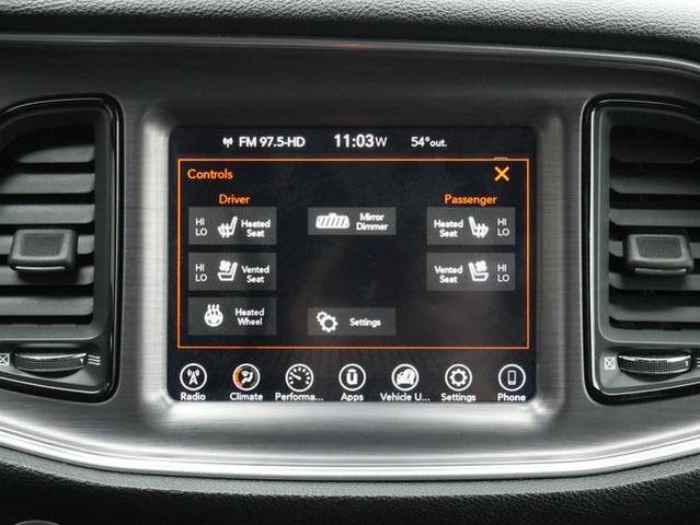 2017 dodge challenger sxt