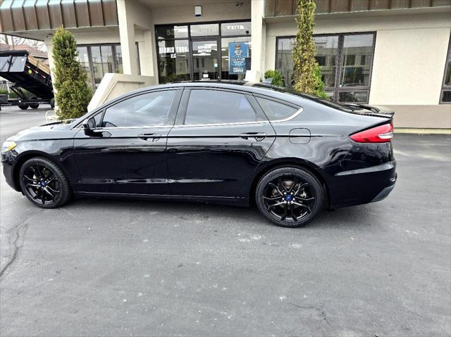 2019 ford fusion se