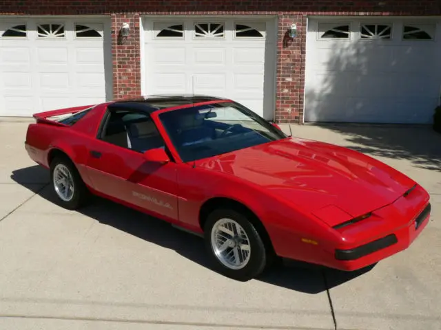 pontiac firebird formula tpi and 5 speed, rare. no reserve auction