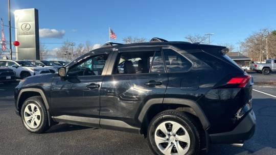 2021 toyota rav4 le