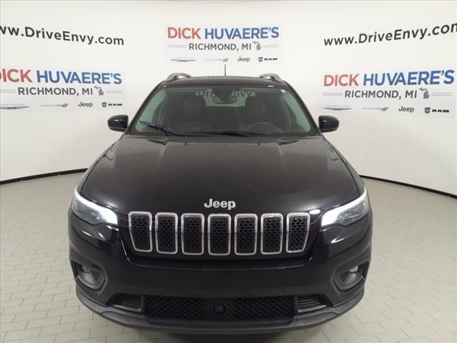 2021 jeep cherokee latitude lux