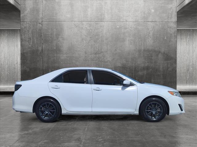 2013 toyota camry hybrid le
