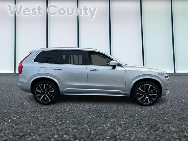 2022 volvo xc90 t6 momentum 7 passenger