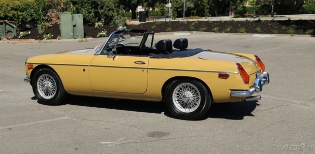 "survivor" 1-owner 1972 mgb 85k original miles garaged superb solid body