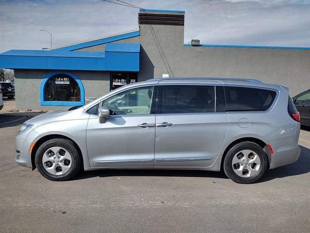 2017 chrysler pacifica touring-l plus