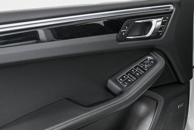 2018 porsche macan base