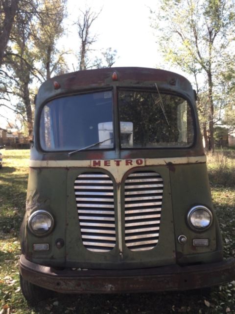1950's international metro delivery van sd-220 lm-150 silver diamond