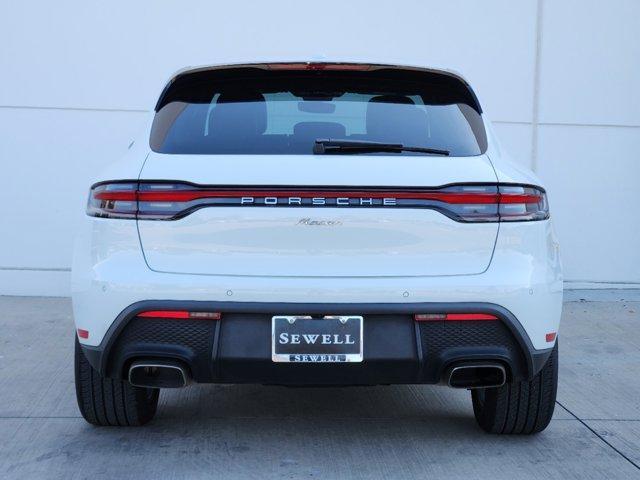 2023 porsche macan base (pdk)