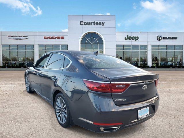 2018 kia cadenza premium