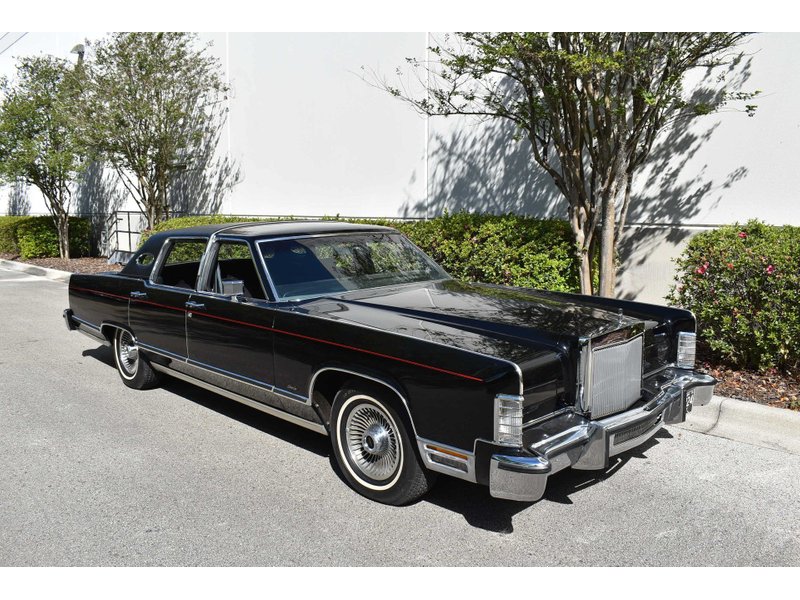1979 lincoln town car sedan