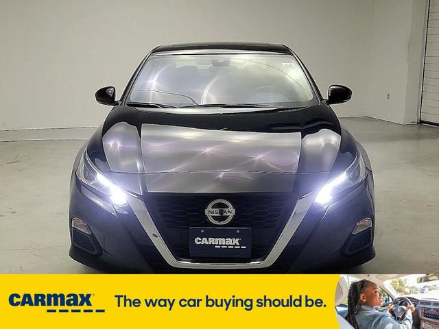 2022 nissan altima sv