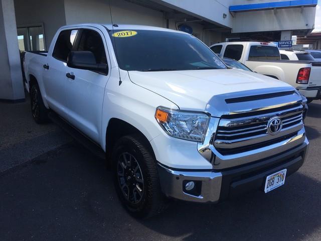2017 toyota tundra sr5 4x4 sr5 4dr crewmax cab pickup sb (5.7l v8 for sale in hilo, hawaii