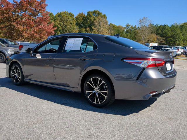 2020 toyota camry se