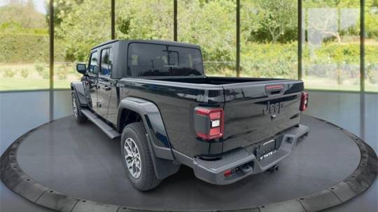 2024 Jeep Gladiator