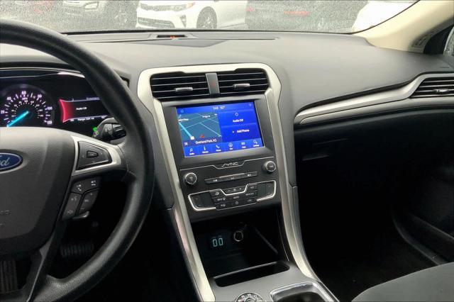 2019 ford fusion hybrid se