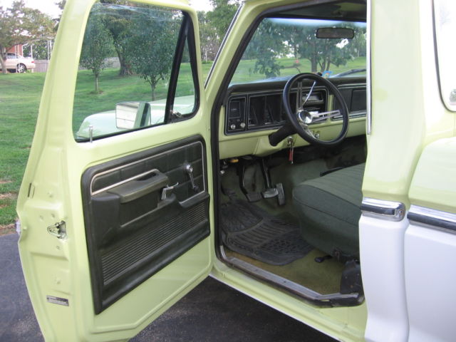 1976 ford f-100 ranger 302 v8,3spd on the column,original color glen green/white