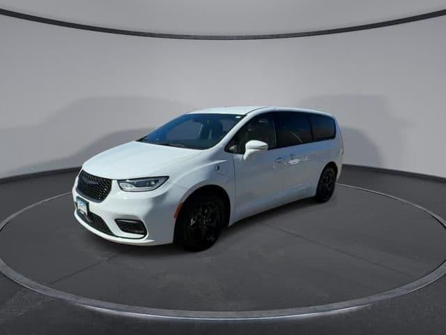 2022 chrysler pacifica hybrid touring l in lino lakes, minnesota