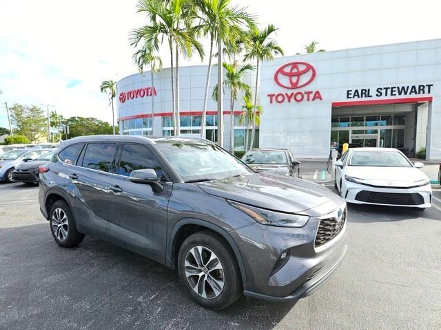 2022 toyota highlander hybrid xle