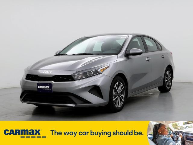 2022 kia forte lxs