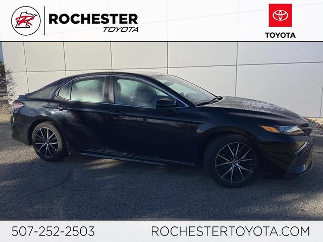 2021 toyota camry se