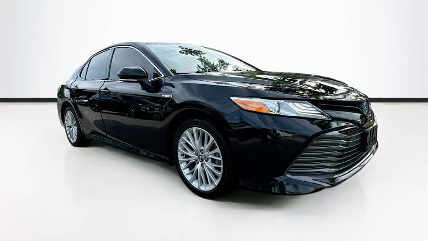 2019 toyota camry hybrid xle