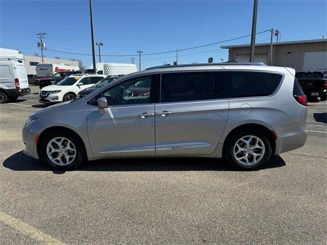 2017 chrysler pacifica touring-l plus in janesville, wisconsin
