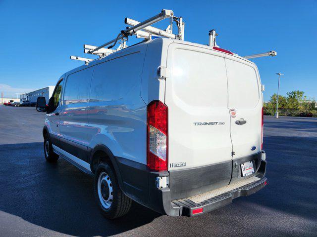 2019 ford transit-250 base