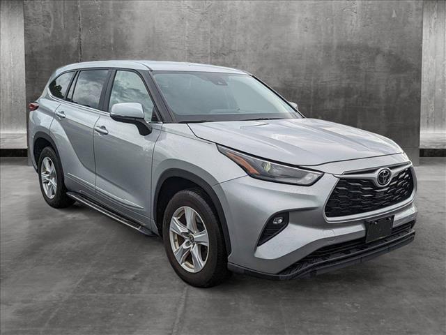 2023 toyota highlander le