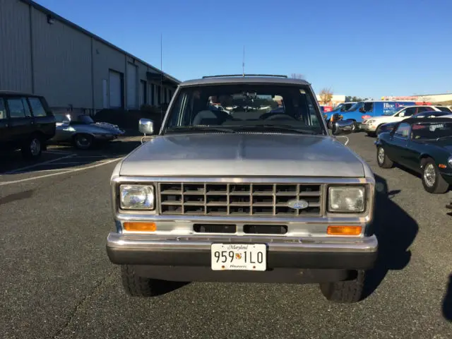1988 ford bronco ii xlt silver and grey 4wd 5 speed