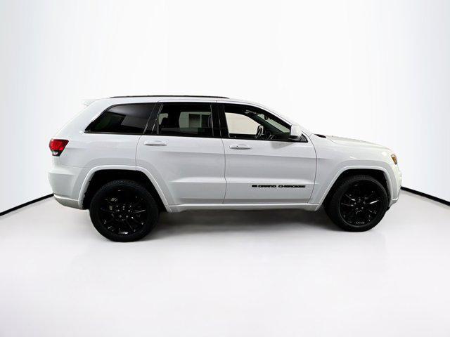 2022 jeep grand cherokee laredo