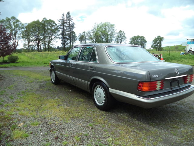 beautiful 1989 mercedes 300se 126k.rust free adult owned.very nice original car